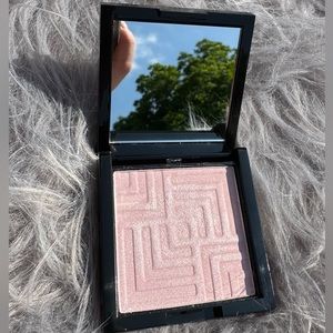 DREAM ON SUPREME GLOW HIGHLIGHTER